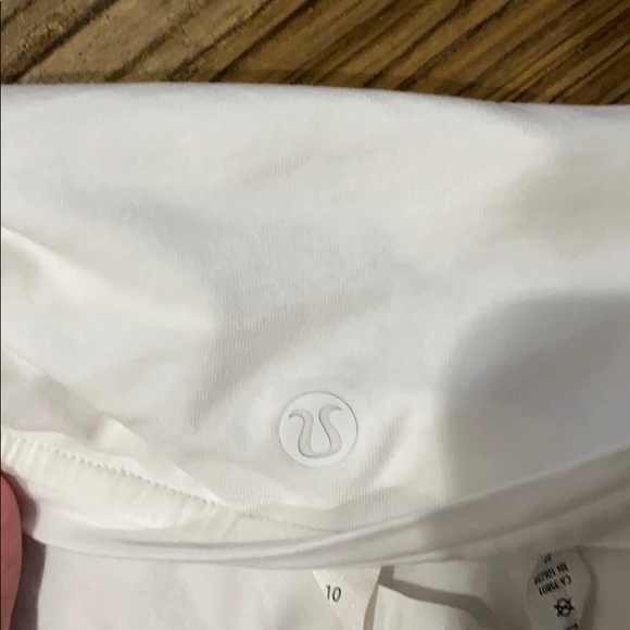 lululemon size 10 short sleeve cropped tee - Picture 5 of 5
